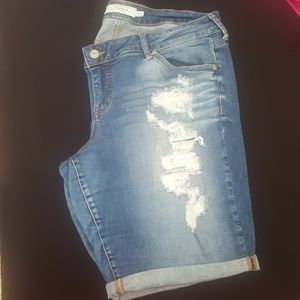 Boyfriend jean bermuda shorts